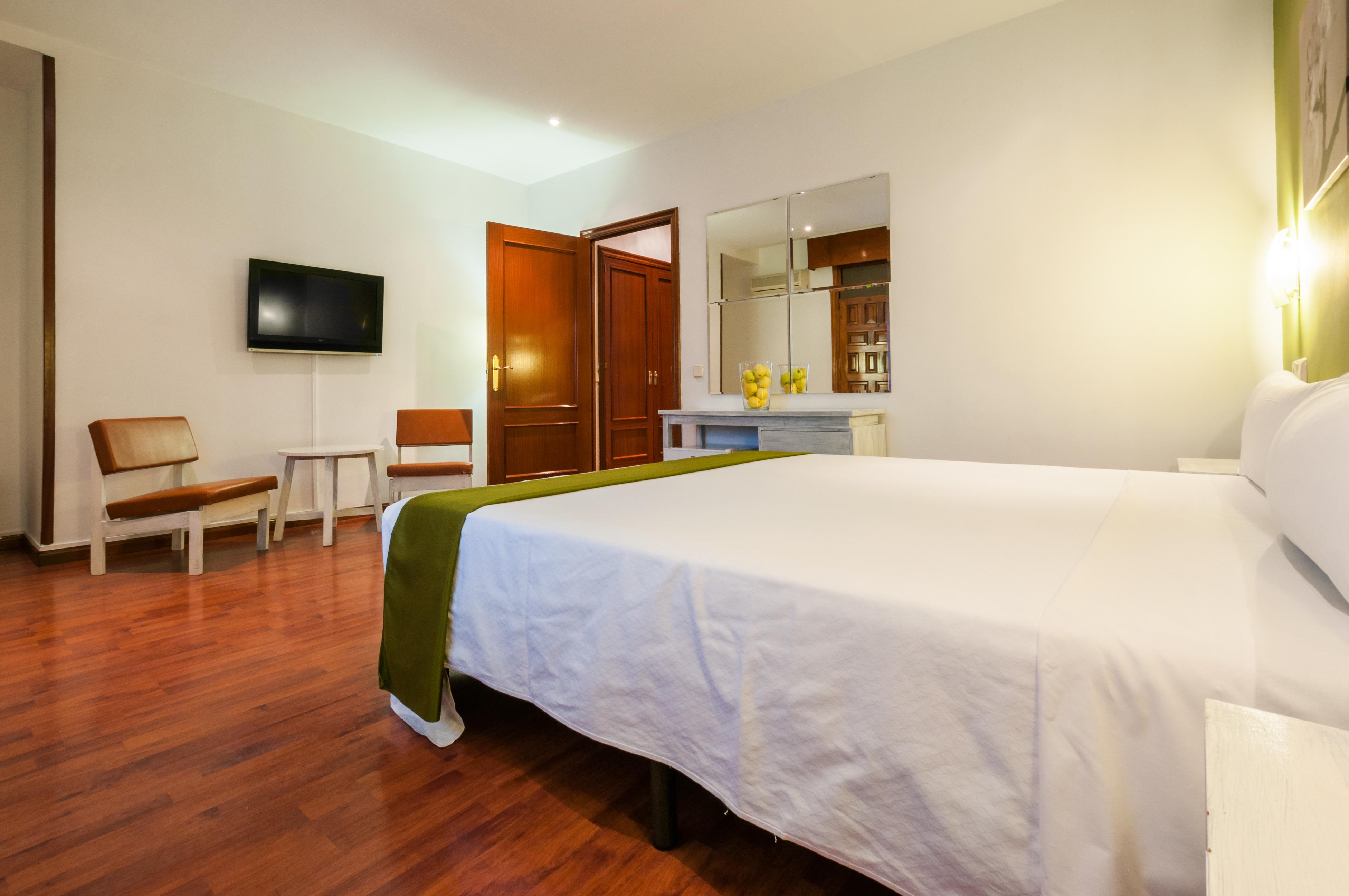 Hotel Olivos 3*